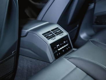Porsche Panamera III 4 E-Hybrid — photo 41