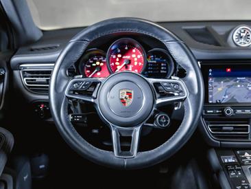 Porsche Macan GTS — photo 17