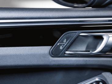 Porsche Macan GTS — photo 22