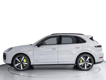Porsche Cayenne III Turbo E-Hybrid — photo 2