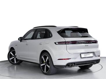 Porsche Cayenne III Turbo E-Hybrid — photo 3