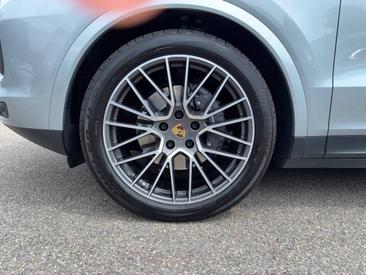 Porsche Cayenne III E-Hybrid Coupé — photo 8