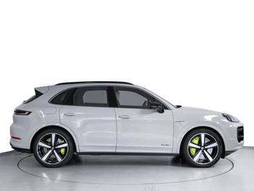 Porsche Cayenne III Turbo E-Hybrid — photo 8