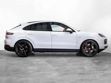 Porsche Cayenne III S E-Hybrid Coupé — photo 6