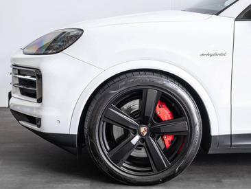 Porsche Cayenne III S E-Hybrid Coupé — photo 7