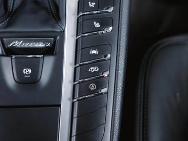 Porsche Macan GTS — photo 40