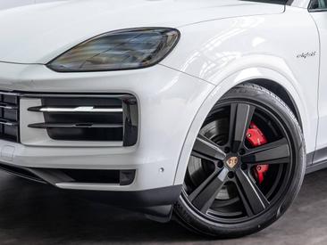 Porsche Cayenne III S E-Hybrid Coupé — photo 8