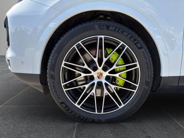 Porsche Cayenne III E-Hybrid Coupé — photo 6