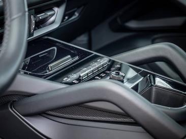 Porsche Cayenne III S E-Hybrid Coupé — photo 17