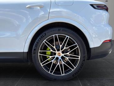 Porsche Cayenne III E-Hybrid Coupé — photo 7