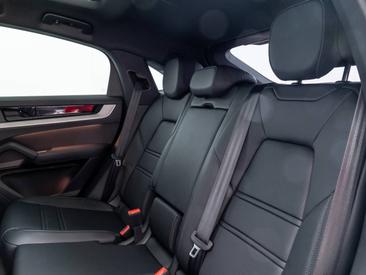 Porsche Cayenne III S E-Hybrid Coupé — photo 19