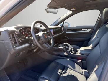 Porsche Cayenne III E-Hybrid Coupé — photo 9