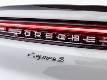 Porsche Cayenne III S E-Hybrid Coupé — photo 25