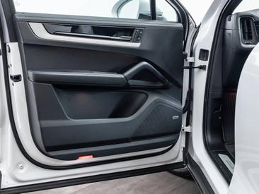 Porsche Cayenne III S E-Hybrid Coupé — photo 26