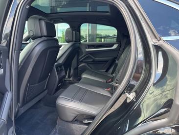 Porsche Cayenne III E-Hybrid Coupé — photo 19