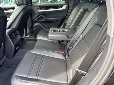 Porsche Cayenne III E-Hybrid Coupé — photo 20