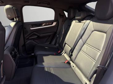 Porsche Cayenne III E-Hybrid Coupé — photo 17