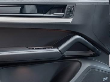Porsche Cayenne III S E-Hybrid Coupé — photo 30