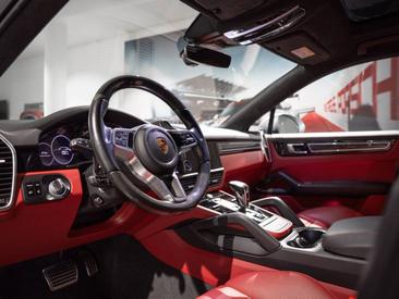 Porsche Cayenne III GTS Coupé — photo 13