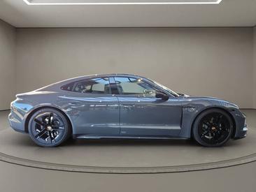 Porsche Taycan ph2 Black Edition — photo 7