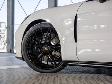 Porsche Panamera III GTS — photo 15