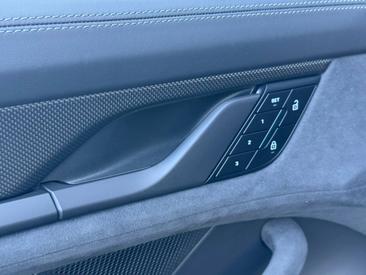 Porsche Taycan ph2 GTS — photo 21