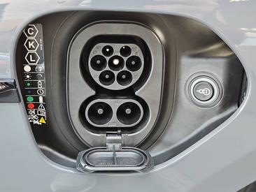 Porsche Taycan ph2 Black Edition — photo 24