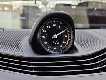 Porsche Taycan ph2 Black Edition — photo 26