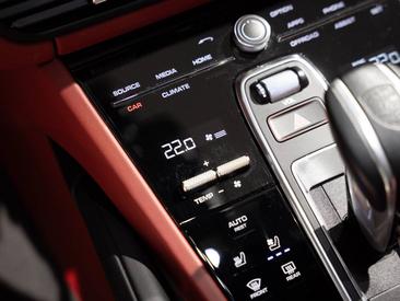 Porsche Cayenne III GTS Coupé — photo 32