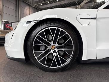 Porsche Taycan Base 2021 Blanc — photo 30