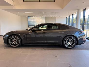 Porsche Panamera III 4 E-Hybrid — photo 2