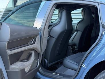 Porsche Taycan ph2 GTS — photo 32