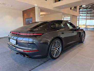 Porsche Panamera III 4 E-Hybrid — photo 5