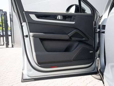 Porsche Cayenne III S E-Hybrid Coupé — photo 22