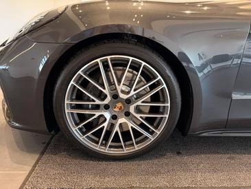 Porsche Panamera III 4 E-Hybrid — photo 10