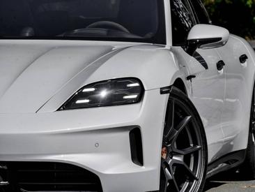 Porsche Taycan ph2 GTS — photo 8