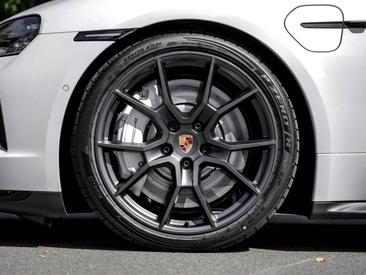 Porsche Taycan ph2 GTS — photo 10