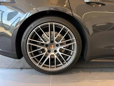 Porsche Panamera III 4 E-Hybrid — photo 12