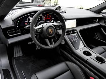 Porsche Taycan ph2 GTS — photo 11