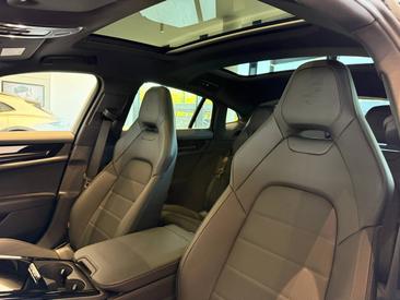 Porsche Panamera III 4 E-Hybrid — photo 15