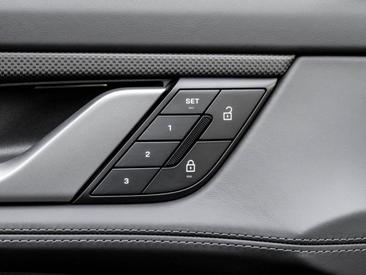 Porsche Taycan ph2 GTS — photo 15