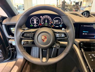 Porsche Panamera III 4 E-Hybrid — photo 16