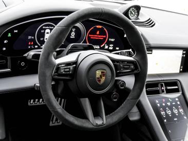 Porsche Taycan ph2 GTS — photo 16