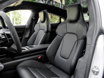 Porsche Taycan ph2 GTS — photo 17