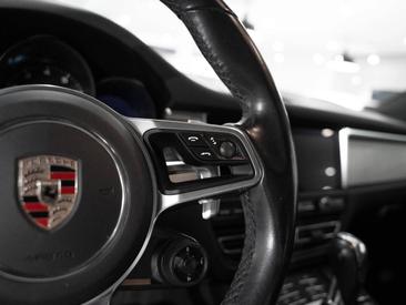 Porsche Macan GTS — photo 23