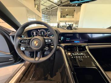 Porsche Panamera III 4 E-Hybrid — photo 19