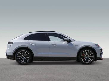 Porsche Macan Electrique Turbo — photo 14