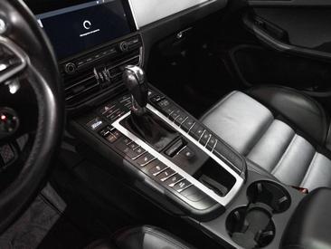Porsche Macan GTS — photo 26