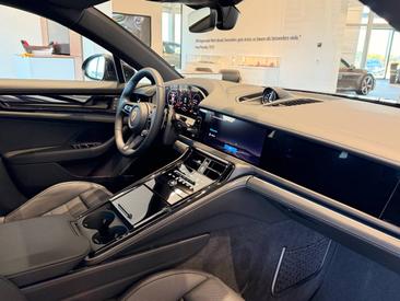 Porsche Panamera III 4 E-Hybrid — photo 27