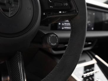 Porsche Macan Electrique Turbo — photo 35
